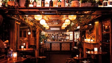 2 baaria, cocktailbaari, cocktailbaari