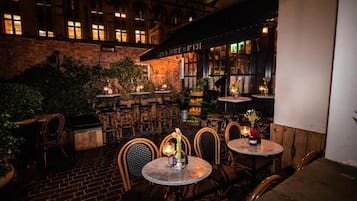 2 間酒吧/酒廊、雞尾酒酒吧、雞尾酒酒吧