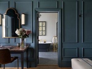 Kahden hengen executive-huone | Egyptinpuuvillaiset lakanat, untuvapeitot, minibaari