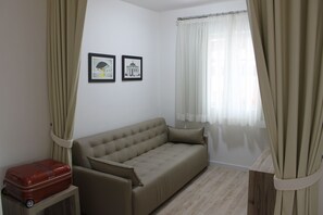 32-inch LED TV with cable channels, TV