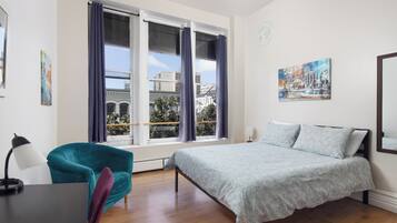 Iron/ironing board, free WiFi, bed sheets
