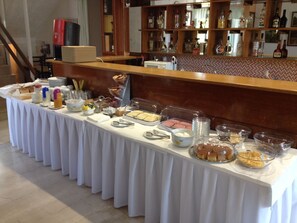 Free daily continental breakfast - Krits Hotel (Hersonissos)