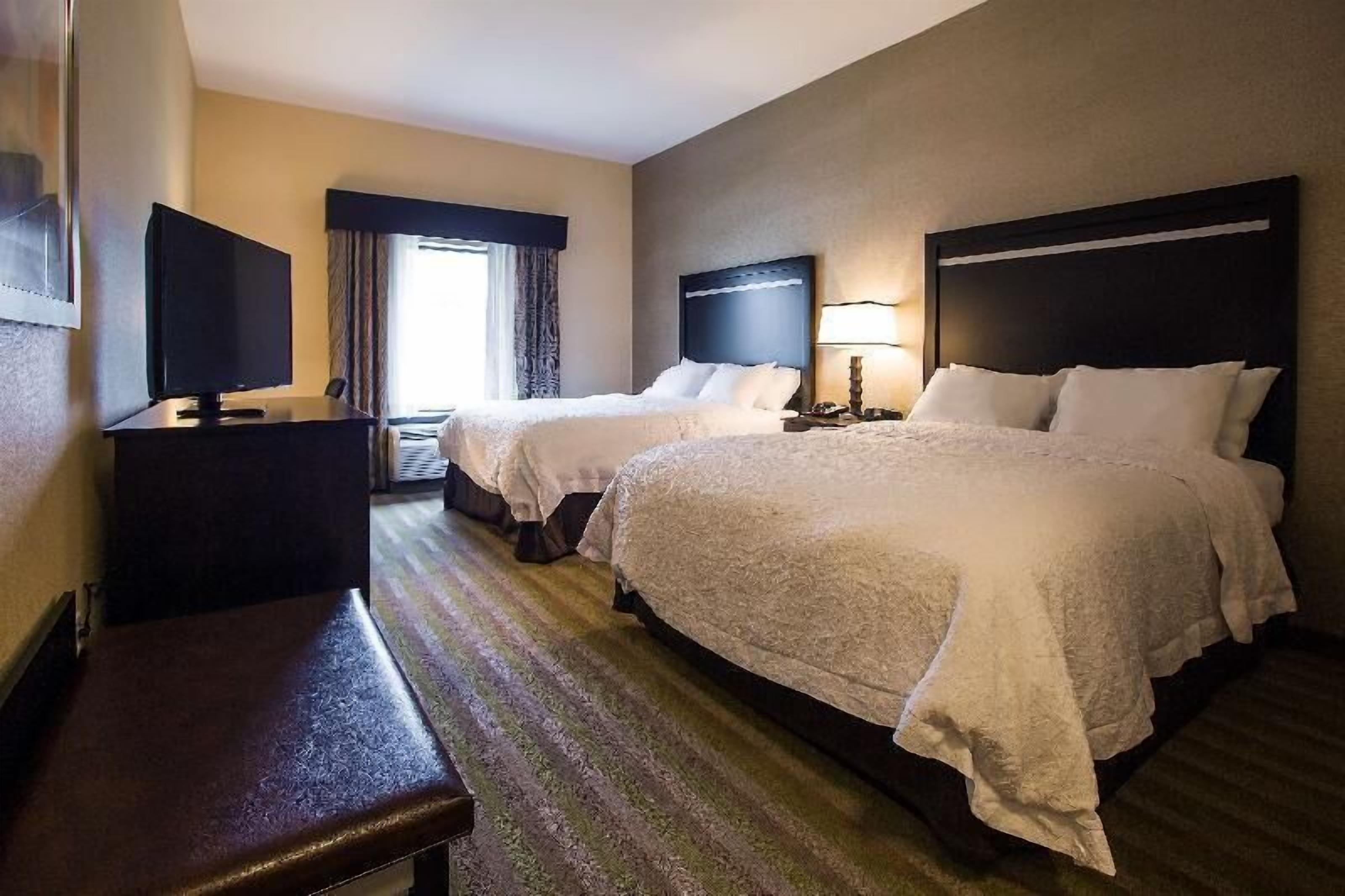 Camas supletorias, wifi gratis, ropa de cama