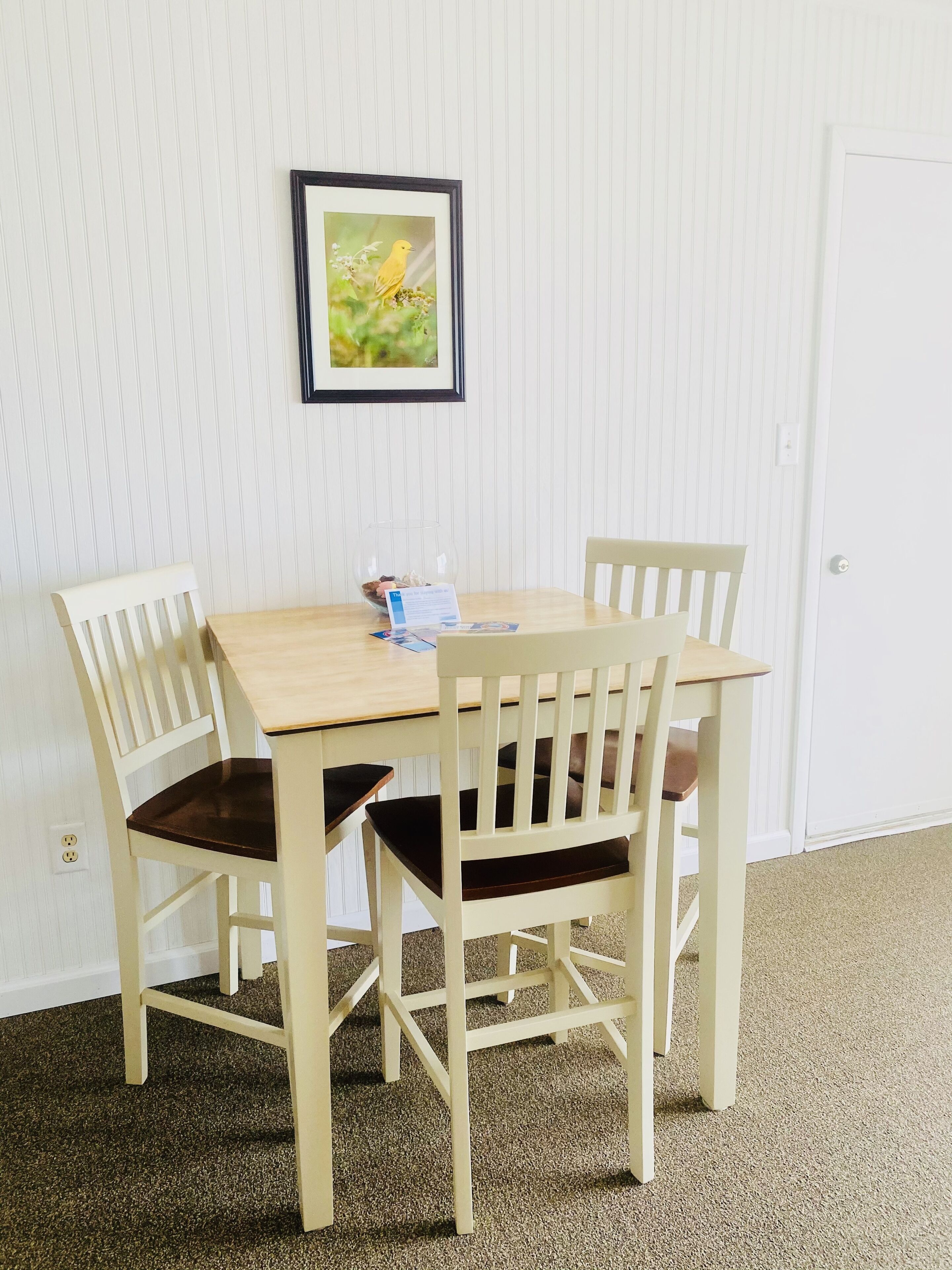 premium 2 bedrooms waterfront cottage, full kitchen | 2 bedrooms, pillow-top beds, iron/ironing board, free wifi