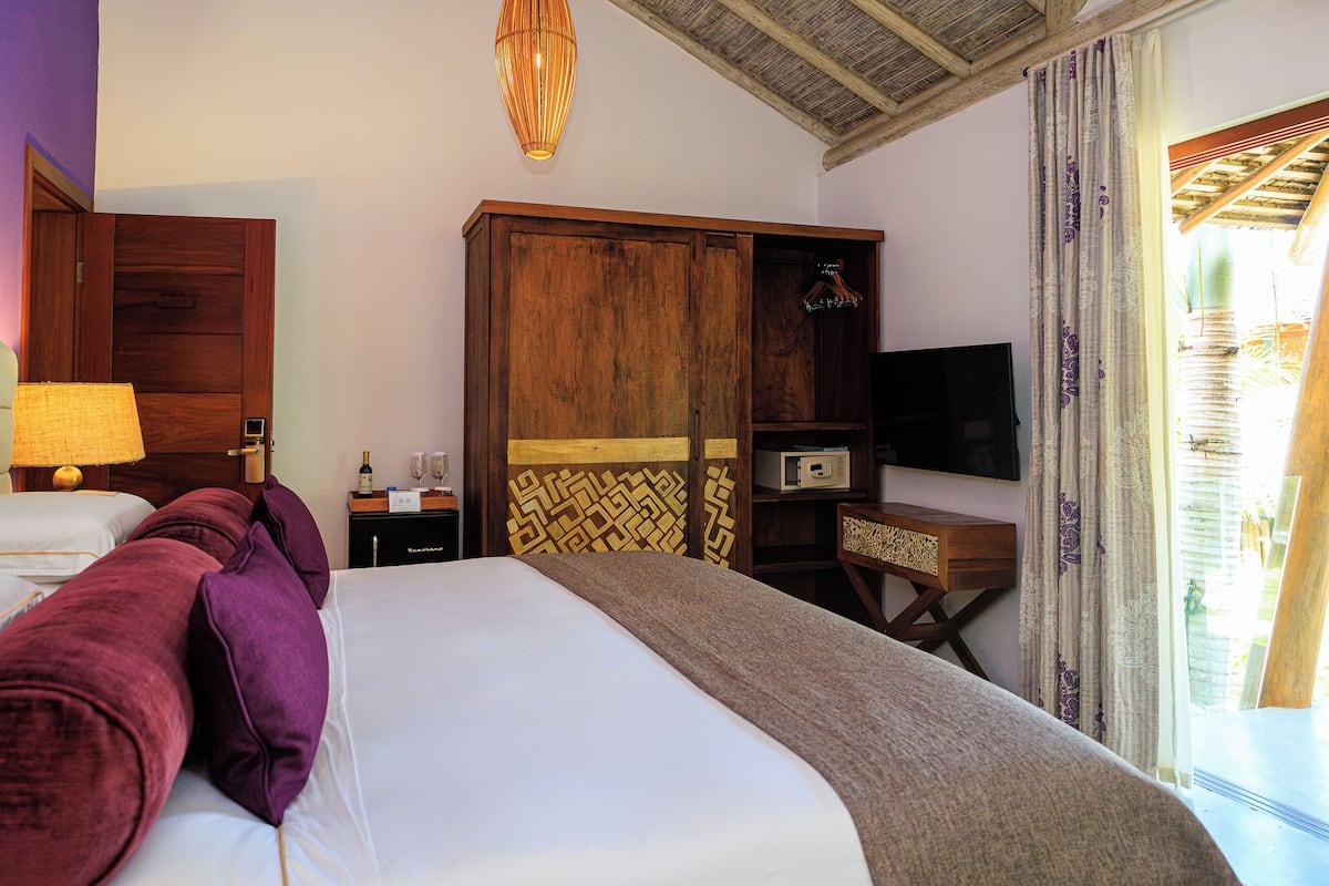 1 bedroom, Egyptian cotton sheets, premium bedding, minibar