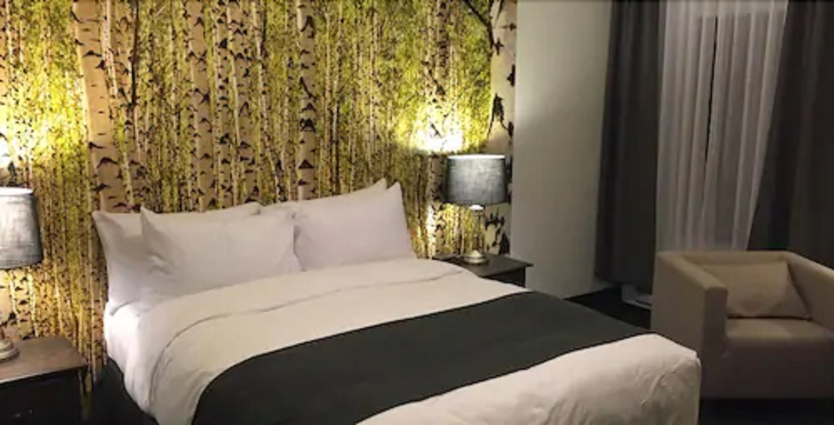 regular room, 1 queen bed, river side | egyptian cotton sheets, premium bedding, individually decorated