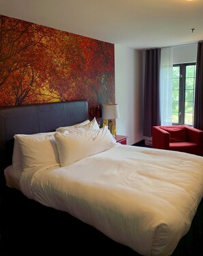 Room, 1 Queen Bed, Partial River View | Sengetøy i egyptisk bomull og sengetøy av topp kvalitet