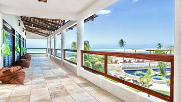 Quarto quádruplo standard (with Fan) | Vista para praia/oceano