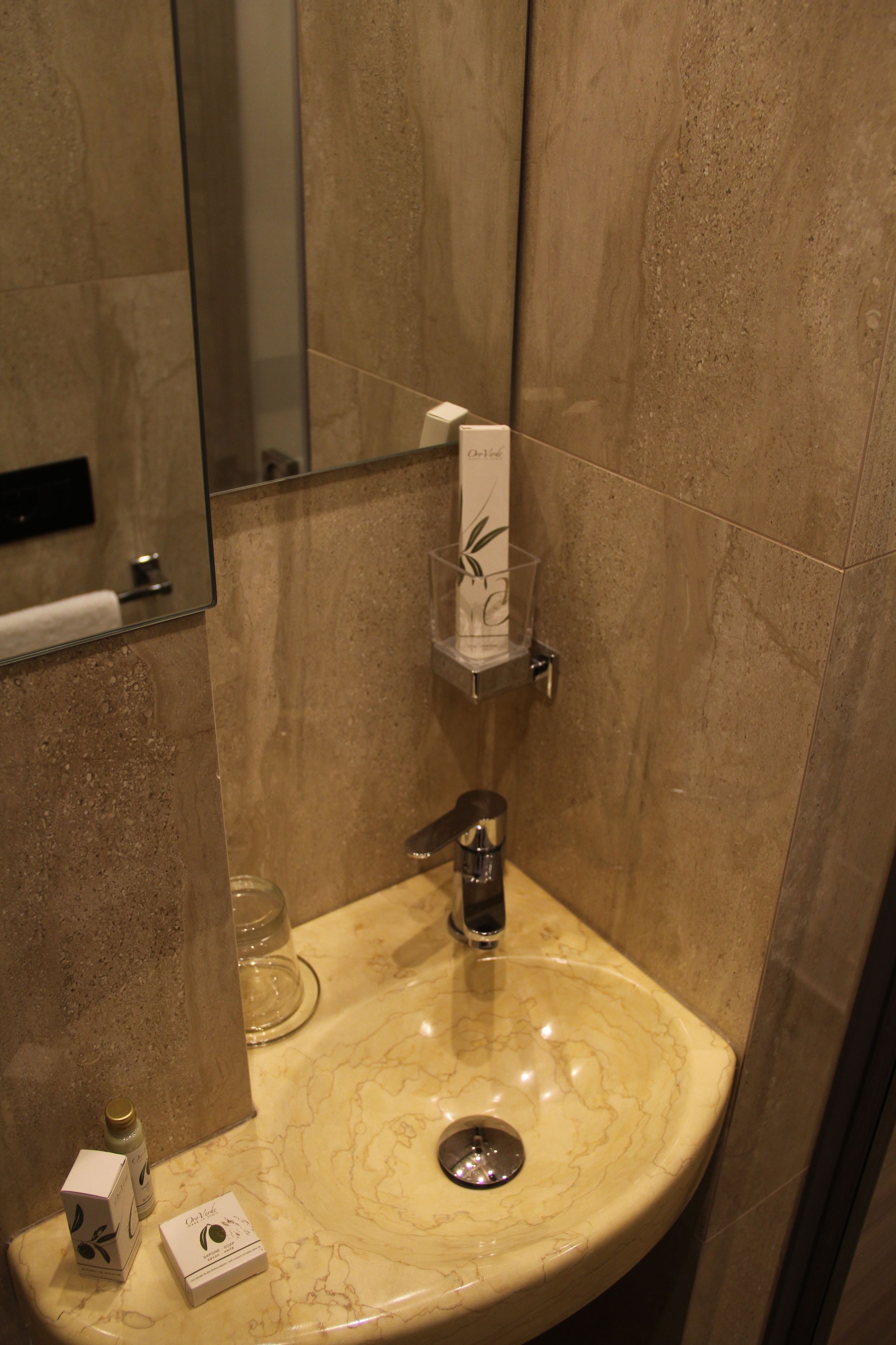 single room | bathroom | shower, free toiletries, hair dryer, bathrobes