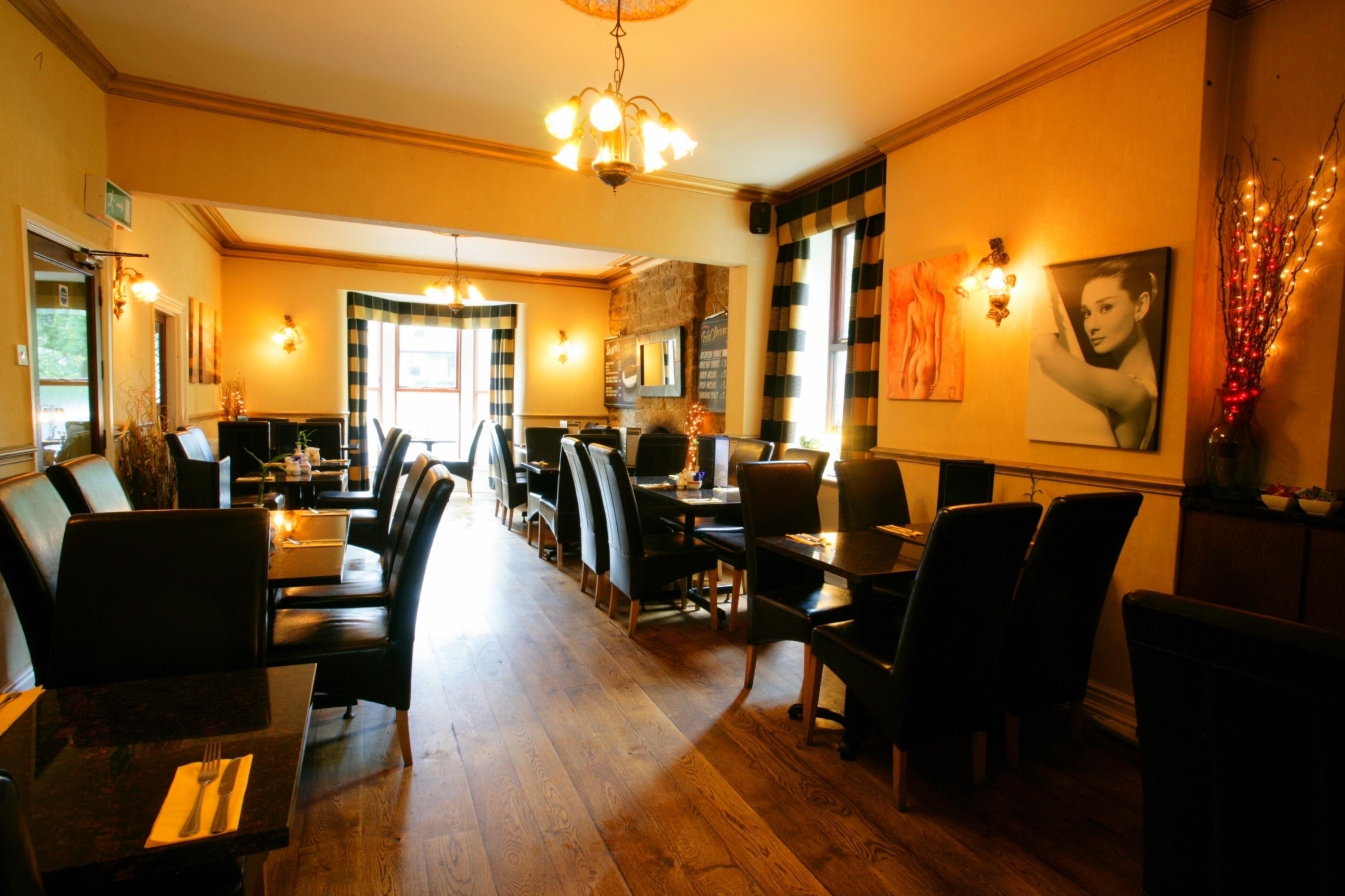 Lunch and dinner served