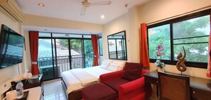 Executive Studio | Egyptian cotton sheets, premium bedding, pillowtop beds, in-room safe - At 1150 villa (Bangkok)
