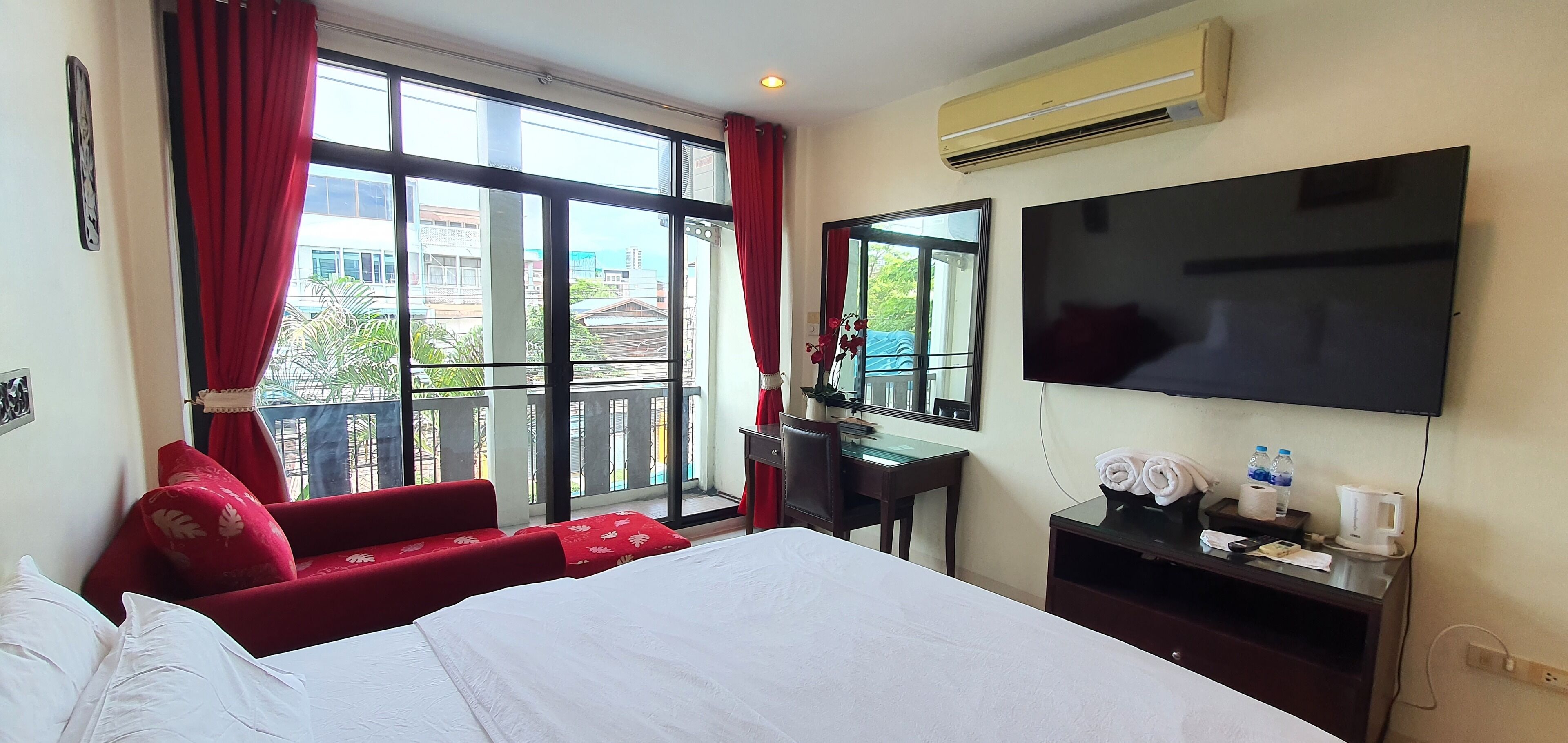 Studio (Prestige) | Egyptian cotton sheets, premium bedding, pillowtop beds, in-room safe