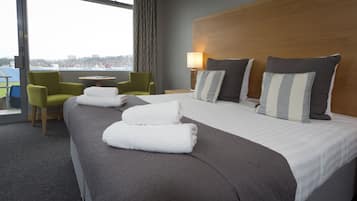 Quarto | Roupas de cama de algodão egípcio, escrivaninha, cortinas blackout