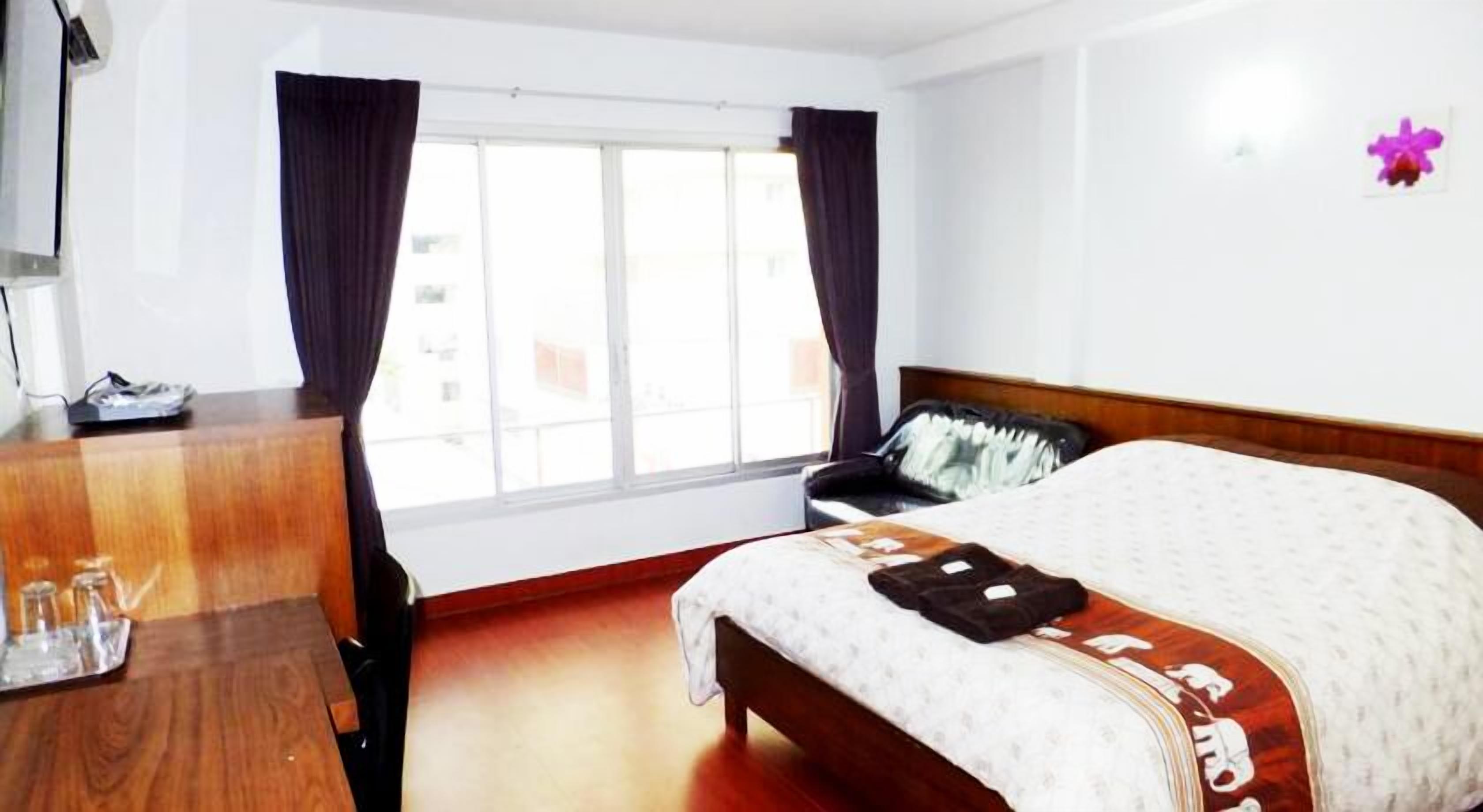 Deluxe Room | Free WiFi