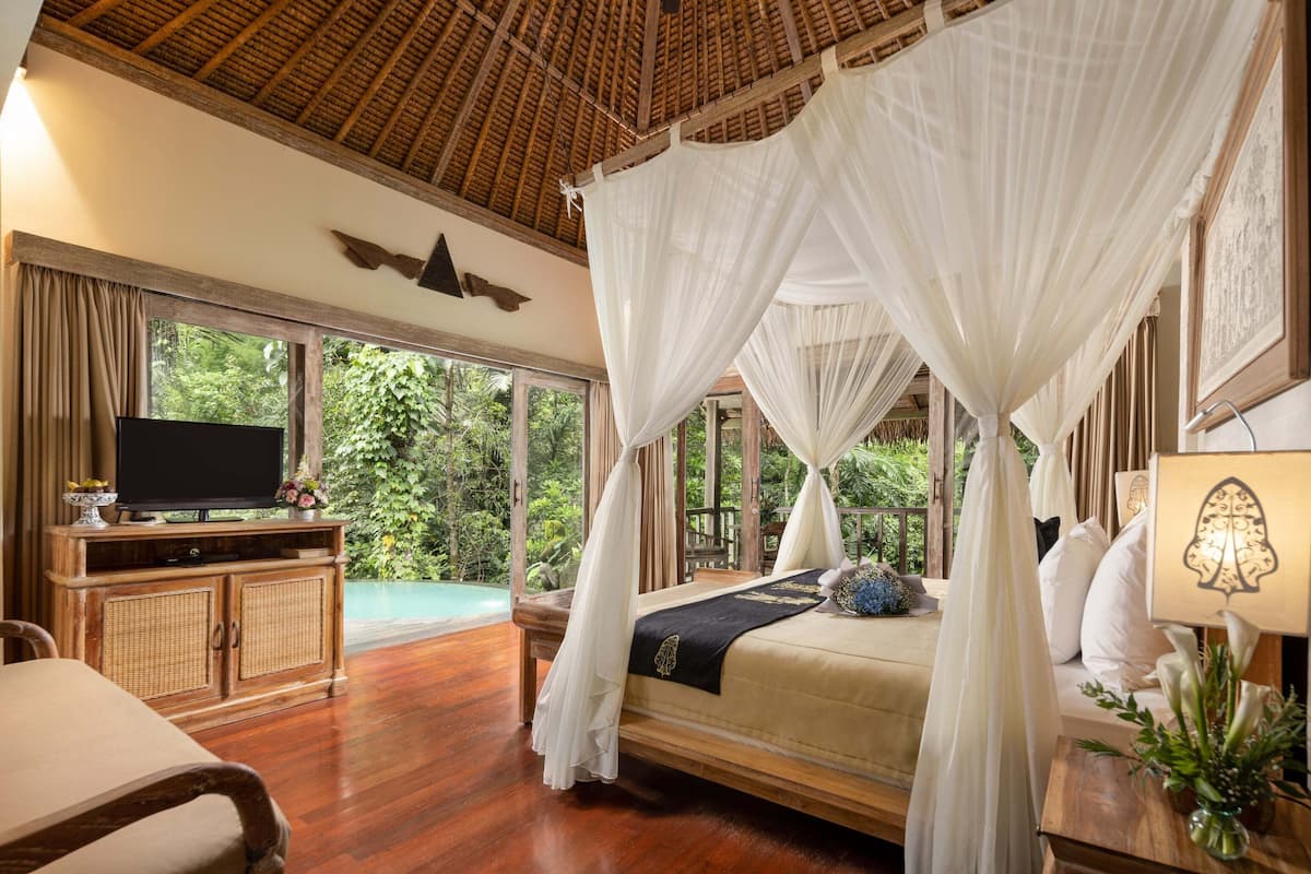 One Bedroom River Edge Villa with Free Benefits | Valley view