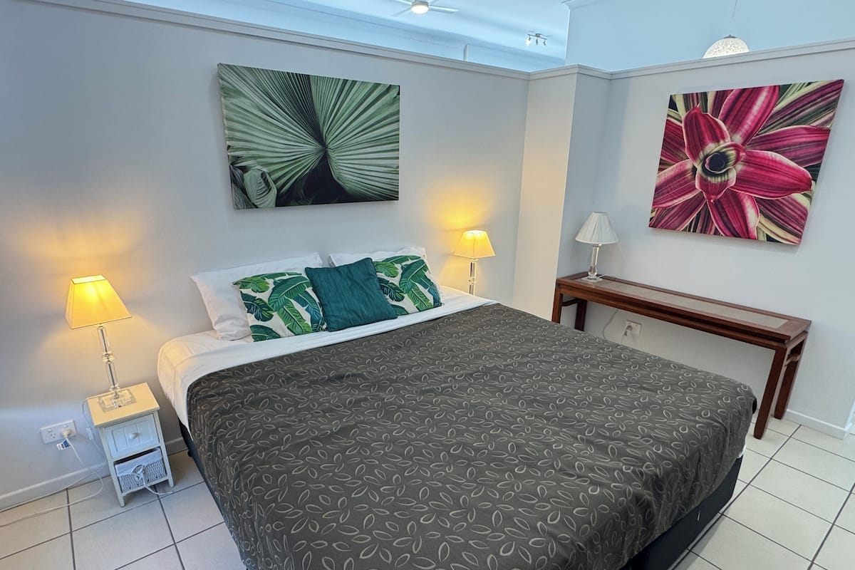 Modern Premium Family Studio