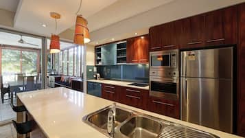 Microwave, electric kettle, toaster