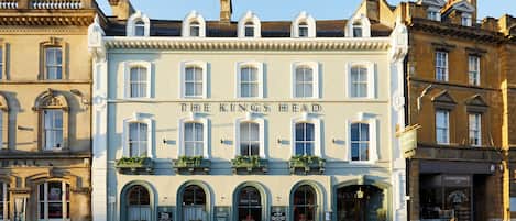 واجهة المنشأة