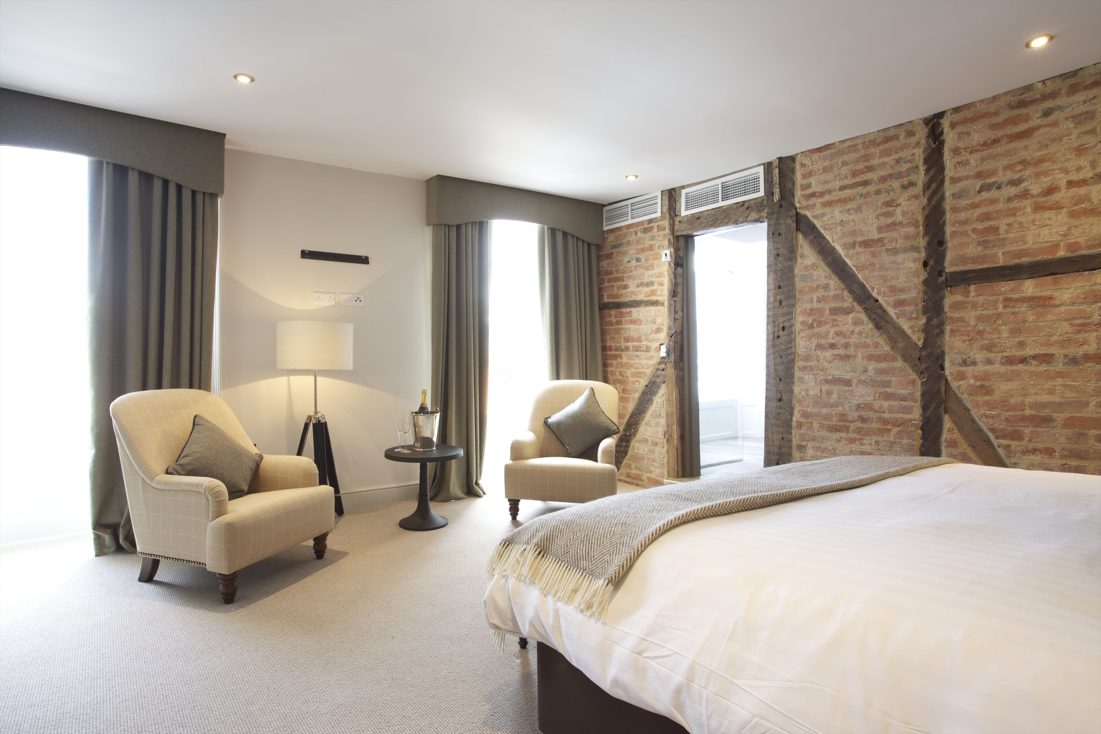 junior suite | 1 bedroom, egyptian cotton sheets, premium bedding, in-room safe