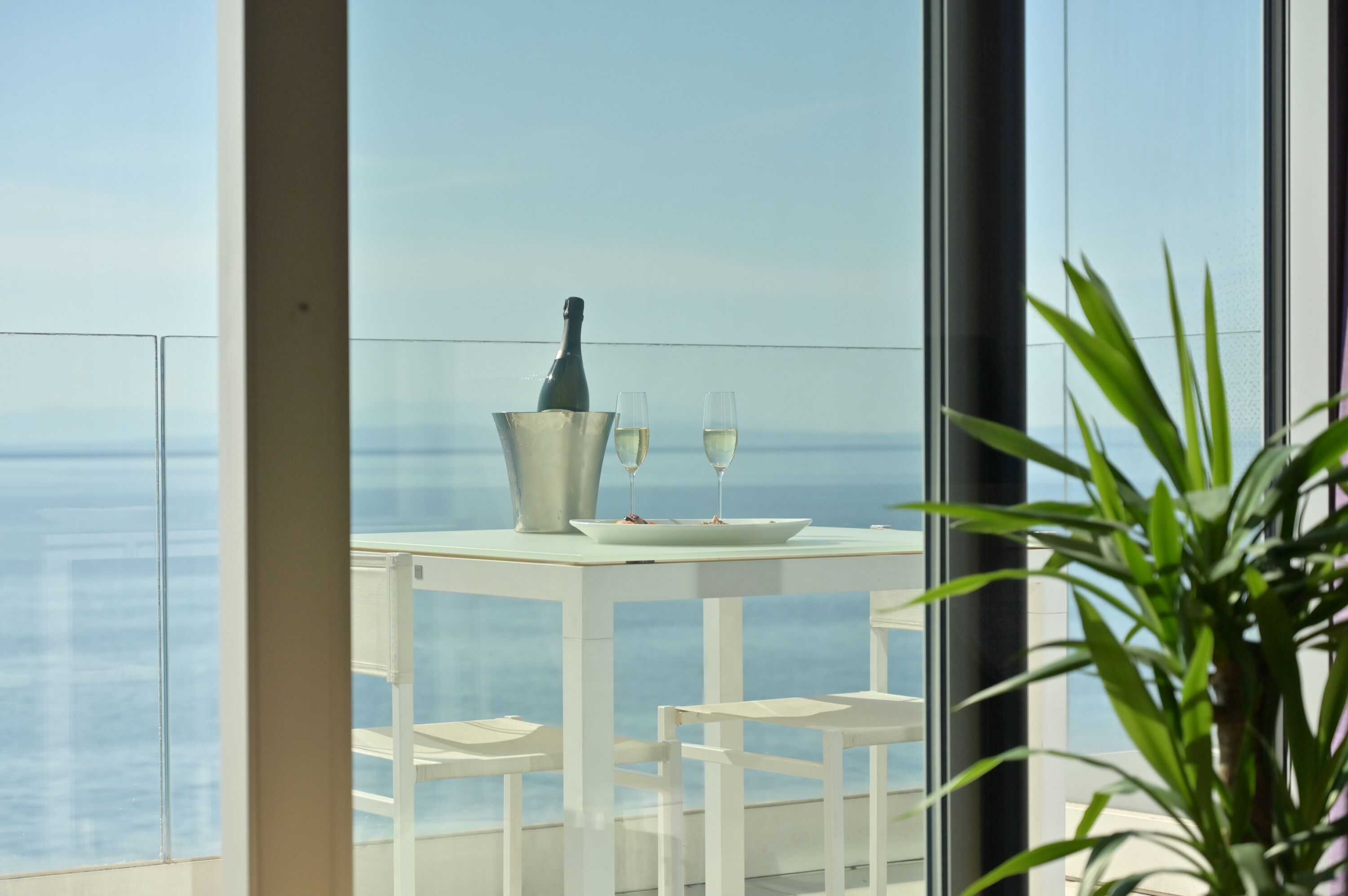 deluxe suite, jetted tub, sea view | terrace/patio