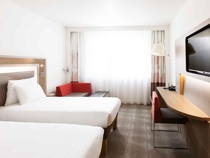 Twin Room, 2 Twin Beds (Next) | Free minibar items, in-room safe, desk, laptop workspace