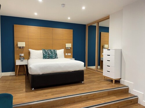 100 Kings Road by House of Fisher