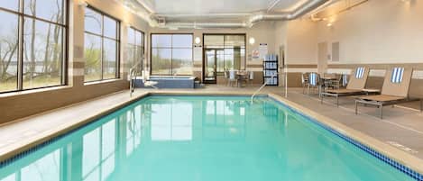 Indoor pool, sun loungers