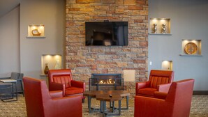 Lobby - Country Inn & Suites by Radisson, Bemidji, MN (Bemidji)