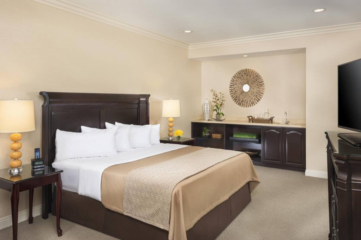 1 bedroom, premium bedding, down duvets, pillow-top beds