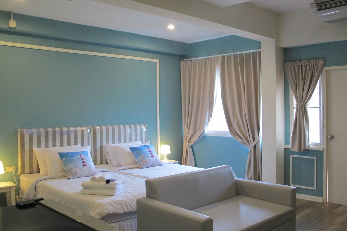 Minibar, desk, rollaway beds, free WiFi