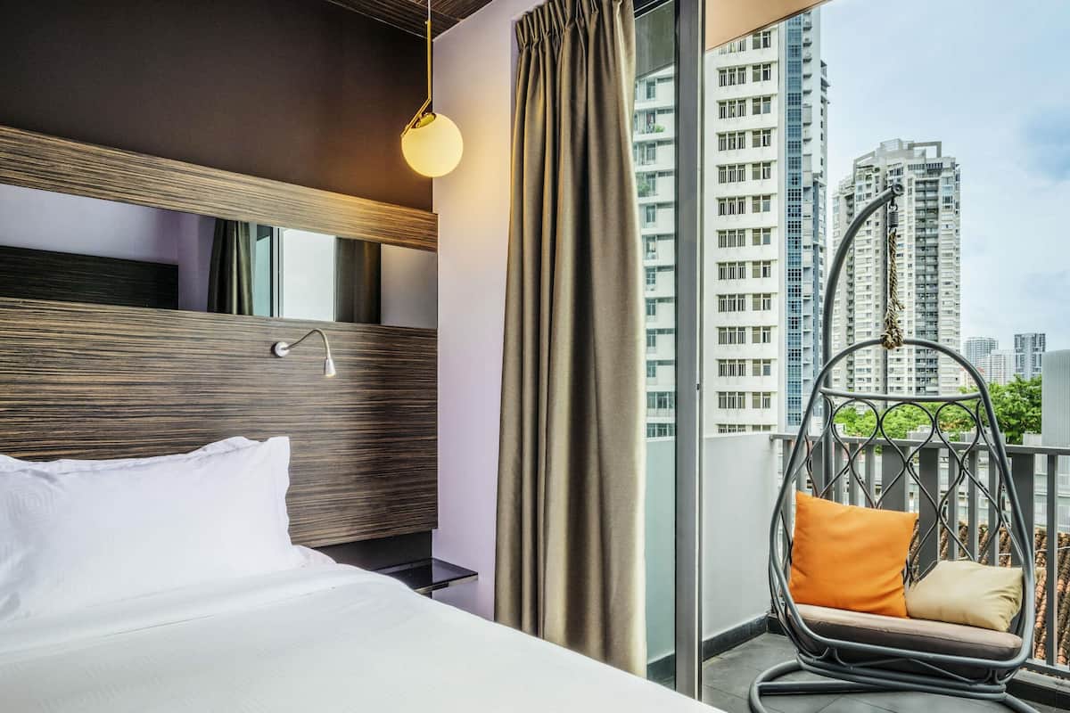 Classic-dobbeltværelse - 1 dobbeltseng - balkon | Pengeskab på værelset, skrivebord, arbejdsområde til bærbare computere