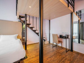 Privilege, Family Room, Multiple Beds | In-room safe, desk, laptop workspace, iron/ironing board - Mercure Singapore Tyrwhitt (Singapore)