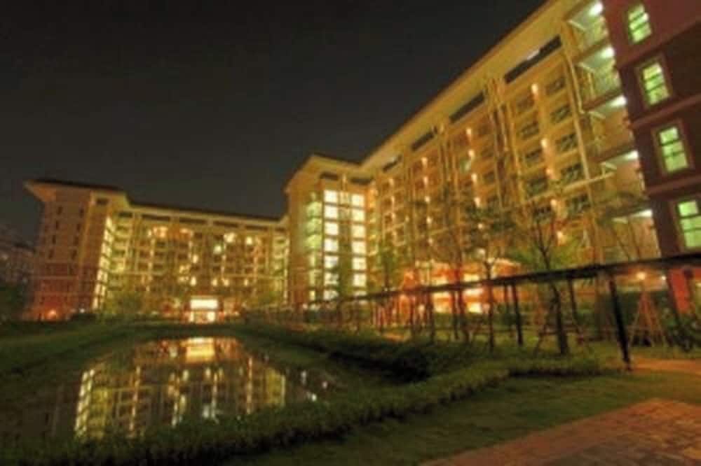 Grow Residences
