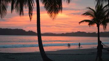 Plage à proximité, sable blanc