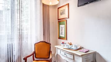 Twin Room | Desk, laptop workspace, free WiFi