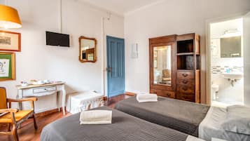 Twin Room | Desk, laptop workspace, free WiFi