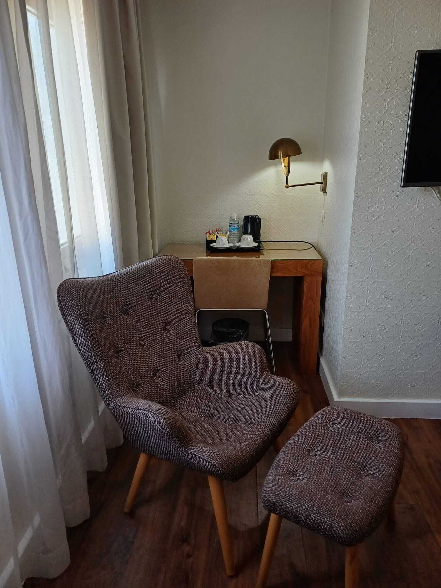 deluxe triple room | living area | 42-inch led tv with satellite channels, tv