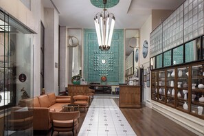 Sala de estar en el lobby
