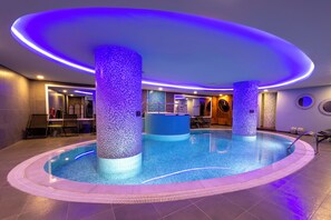 Indoor pool, open 10:00 AM to 10:00 PM, free pool cabanas, pool loungers - Miapera Hotel & Spa - Special Class (Istanbul)