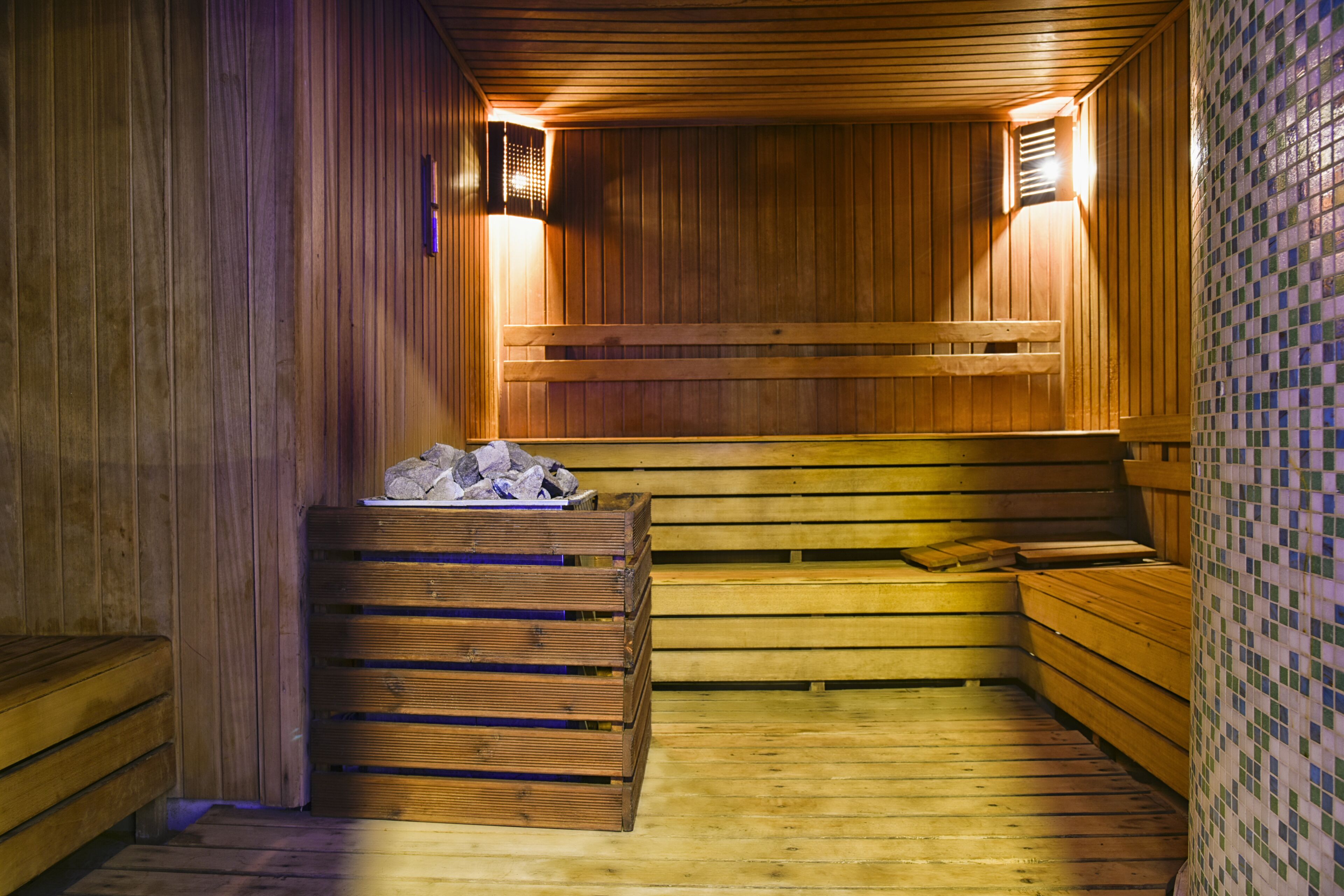 couples treatment room(s), sauna, hot tub, steam room