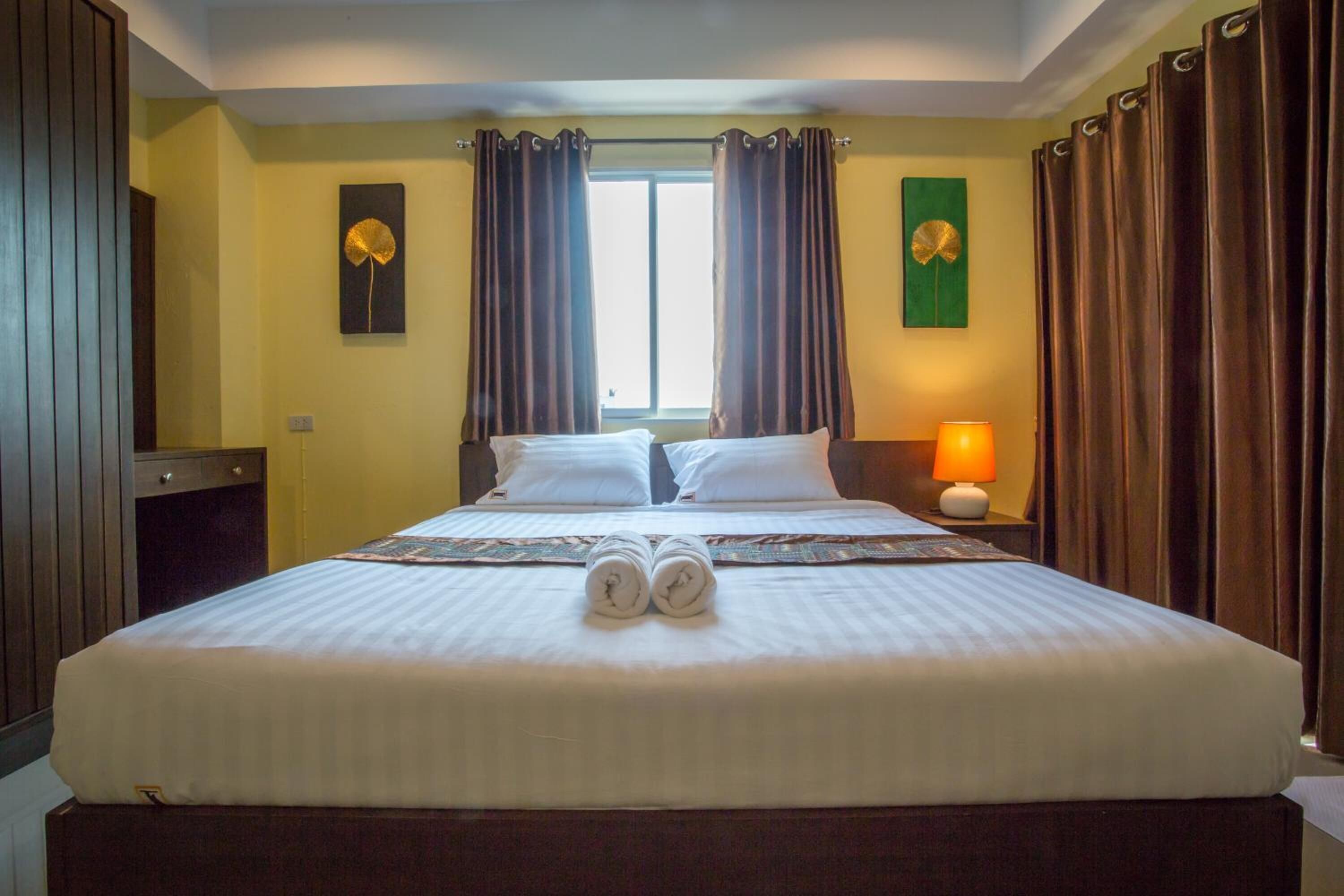 in-room safe, desk, blackout curtains