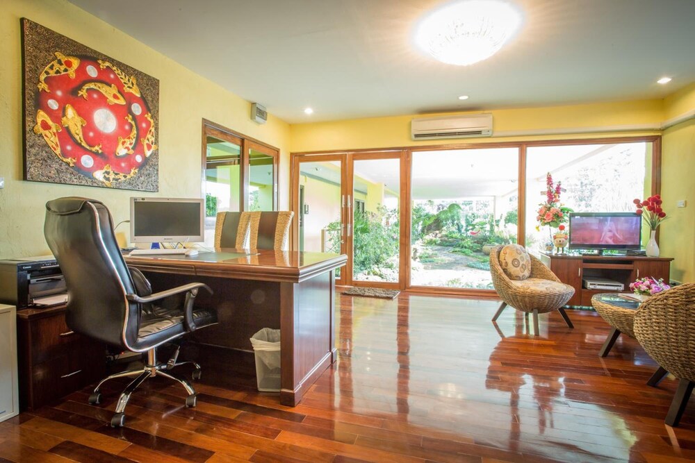 TL Residence Hotel by null