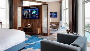 Executive Suite, 1 Bedroom, Marina View | 1 bedroom, minibar, in-room safe, desk