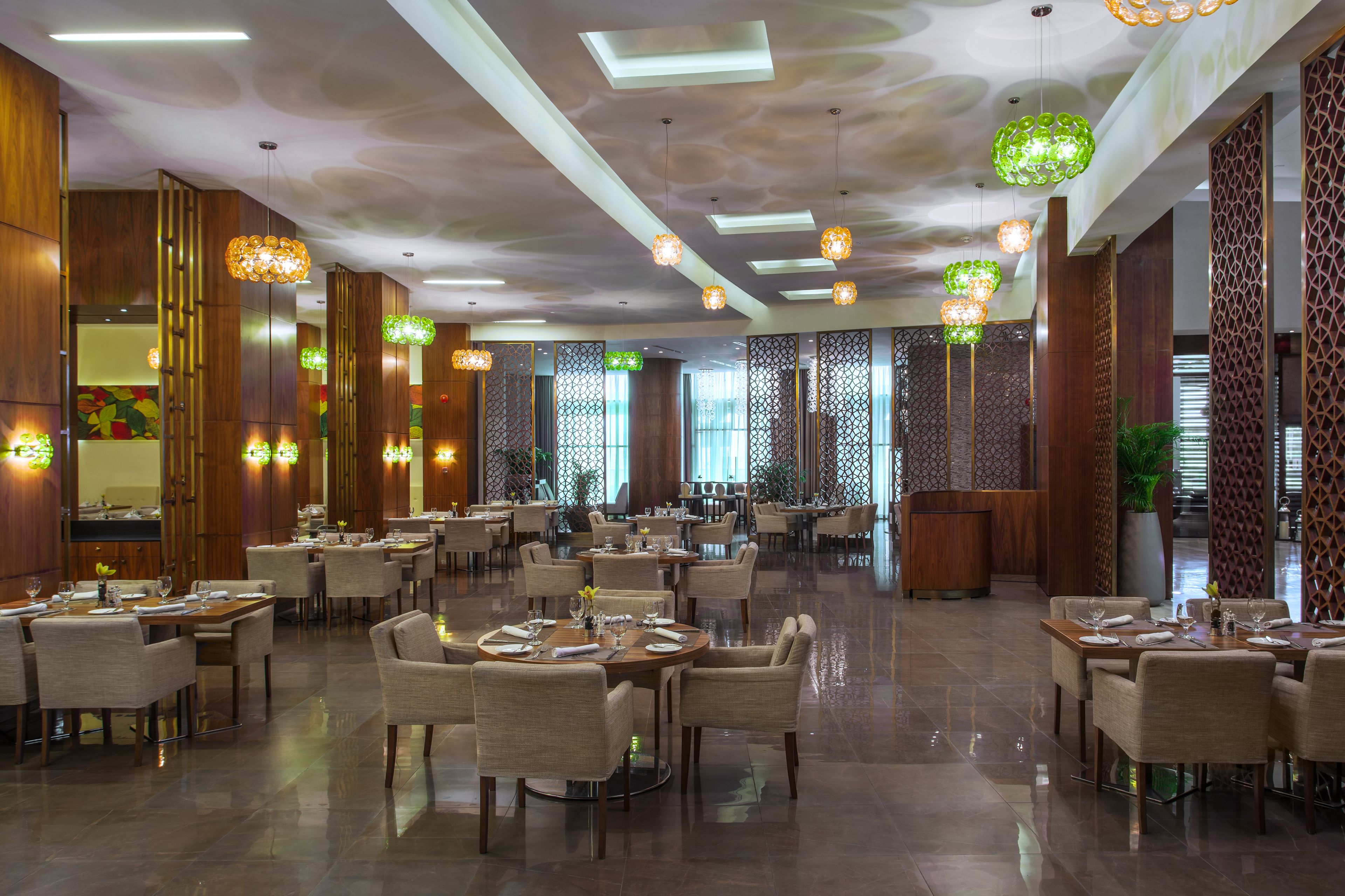 breakfast, lunch, dinner served; international cuisine