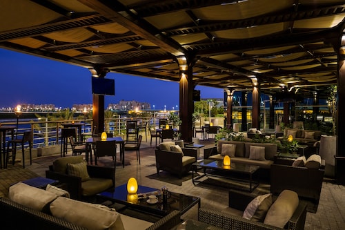 Bay La Sun Hotel & Marina