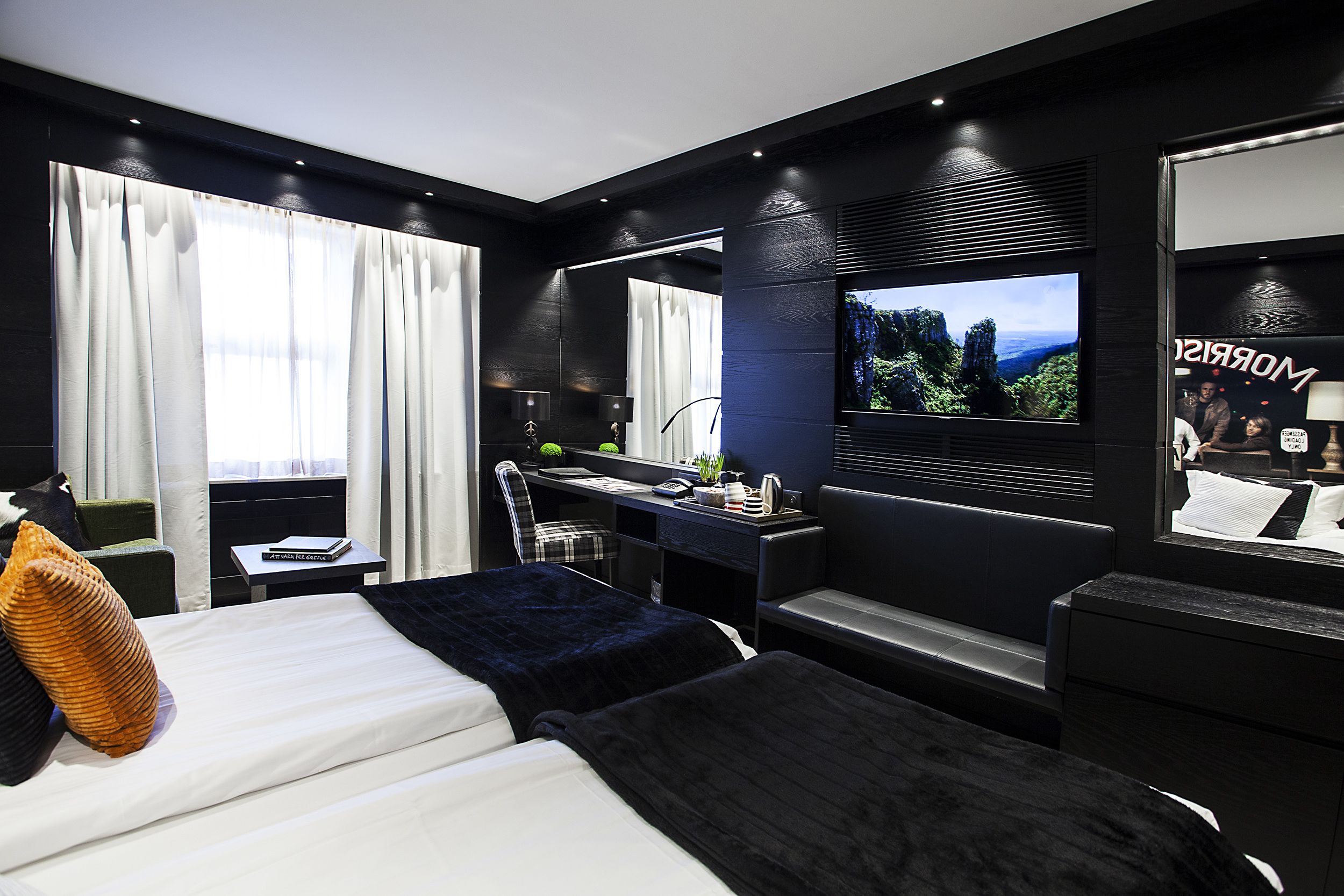 classic twin room (design) | 1 bedroom, minibar, in-room safe, desk