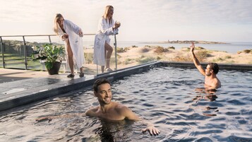 Piscina interna, piscina externa