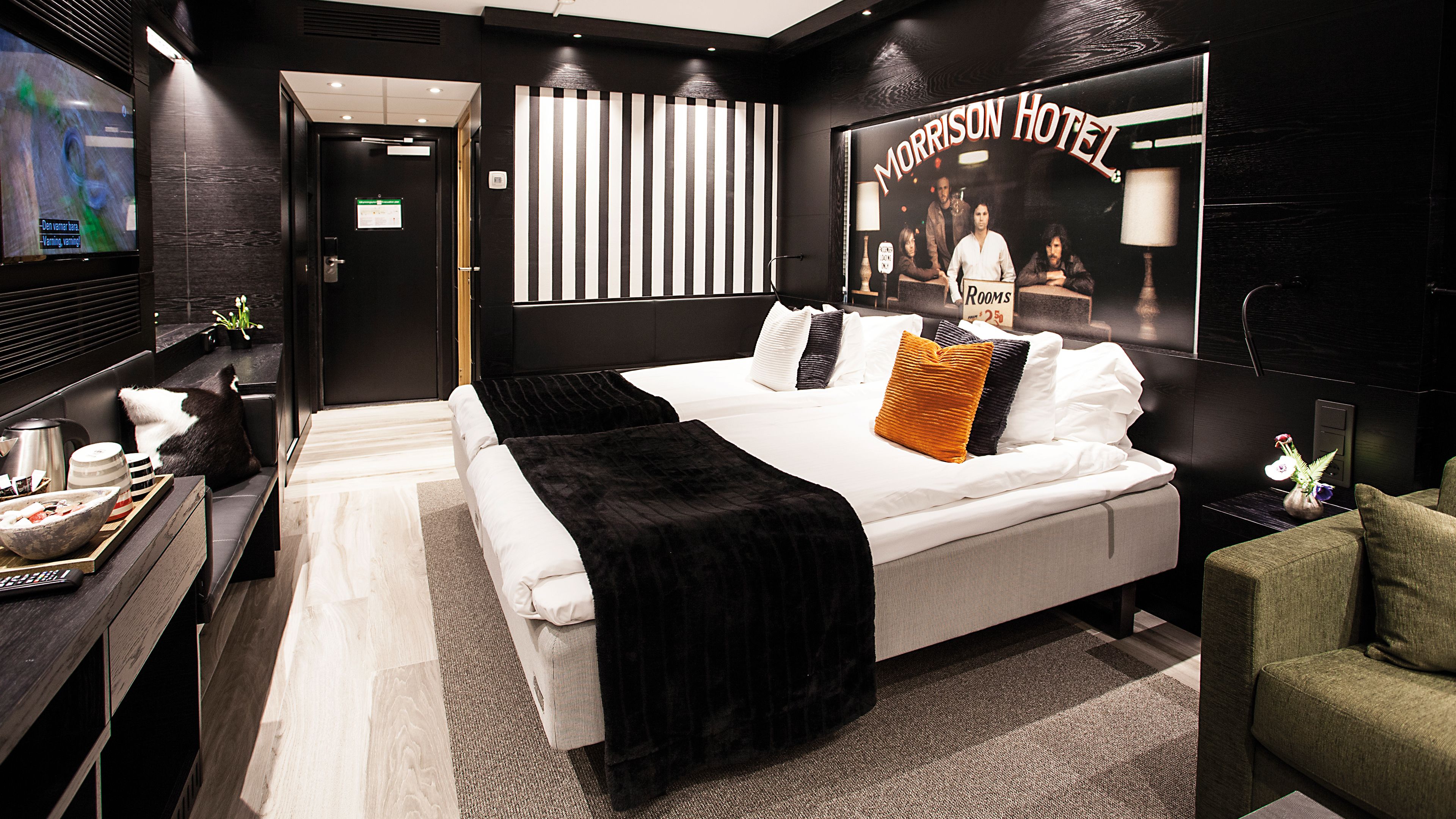 classic twin room (design) | 1 bedroom, minibar, in-room safe, desk