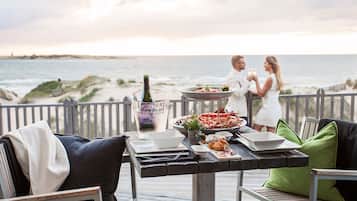 Breakfast, lunch, dinner served; Scandinavian cuisine, ocean views