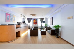 Se sirven desayunos, almuerzos, cenas y cocina regional